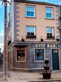 3 BEDROOM APARTMENT BESIDE THE CASHEL PALACE HOTEL - Image 2