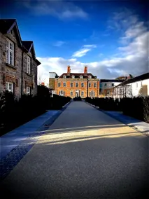 3 BEDROOM APARTMENT BESIDE THE CASHEL PALACE HOTEL - Image 3