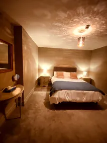 3 BEDROOM APARTMENT BESIDE THE CASHEL PALACE HOTEL - Image 5
