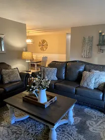 3 Beds/2 Baths, entire home, with parking. - Image 2
