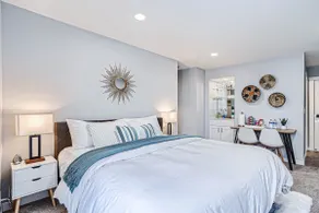 Modern DTC King Studio | Wet Bar & Pool - Image 4
