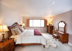 Cheerful 4-bedroom residential house - Image 5