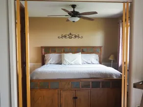 Cozy Lake Superior Getaway | King Bed | Jacuzzi - Image 5