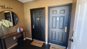 2bd luxury condoWestbury - Image 4
