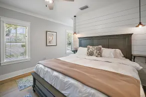 *1 min walk to DT Mt. Dora! King Bed! 5 star! - Image 5