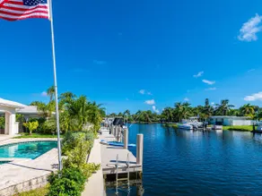 Waterfront Paradise - Image 5