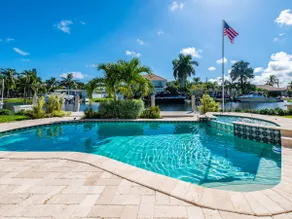 Waterfront Paradise - Image 2