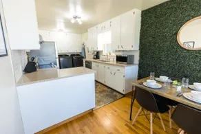 Modern Mid-Century Retreat Perfect for Families - Image 4