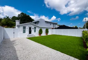 Entire Residential Home w/2BR Near Coconut Grove - Image 2