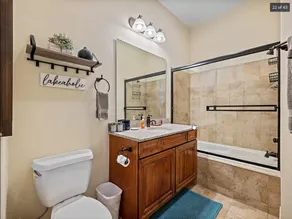 2 BR Luxury Loft W/Incredible Lake and MTN views - Image 4