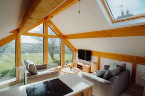 Beavers Lodge. Luxury Property with Hot Tub - Image 3