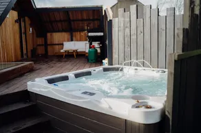 Beavers Lodge. Luxury Property with Hot Tub - Image 4