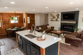 20a Cabinn - Private cabin on 10 woodland acres - Image 2