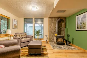 MT HOOD CABIN! Remodeled, 2500 sq ft, Sleeps 12! - Image 2