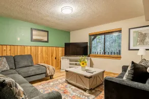 MT HOOD CABIN! Remodeled, 2500 sq ft, Sleeps 12! - Image 5