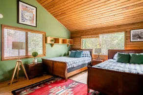 MT HOOD CABIN! Remodeled, 2500 sq ft, Sleeps 12! - Image 4