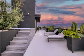 Penthouse with Private Rooftop! Hot Tub, Fire pit - Image 3