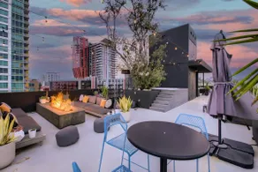 Penthouse with Private Rooftop! Hot Tub, Fire pit - Image 2