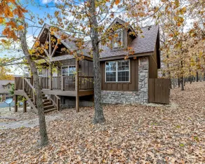 Cozy Stonebridge Cabin|2 King Suites, Heated Porch - Image 3