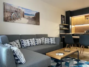 Luxury serviced apartment by Arletti Hotel - Blue - Image 4