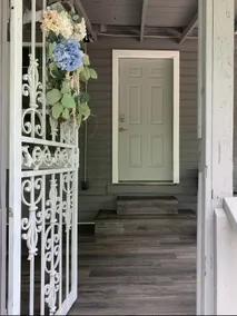 Private 1-bedroom apartment w Jacuzzi & huge porch - Image 3