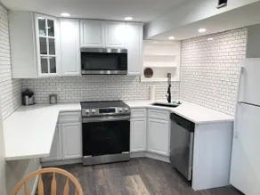 Amazing Gallery Apt +free parking prime location - Image 5