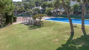 Amazing views, walkable to beach, modern - Image 2