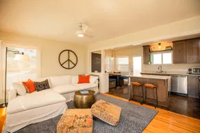Sunny Bungalow with Mountain Views - Monthly - Image 3