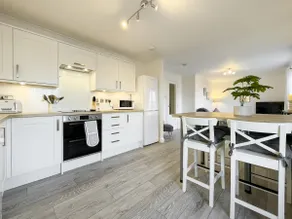 Pier View Apartment - Central, modern location - Image 3