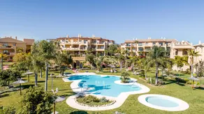 Luxury apartment in Benahavis with amazing views - Image 5
