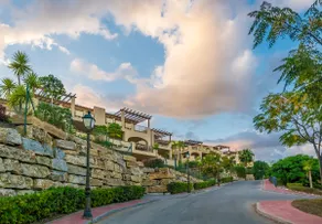 Luxury apartment in Benahavis with amazing views - Image 4