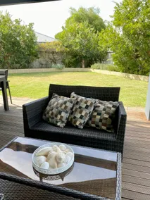 Light & Bright Large Family Home - beachside - Image 3