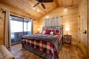 Pet friendly 1 BR Cabin, Hot Tub, Fire Pit, Sleeps 4 - Image 2