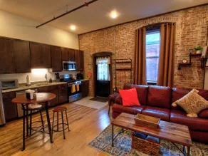 Entire Furnished Unit ~ Short Walk to Downtown - Image 2