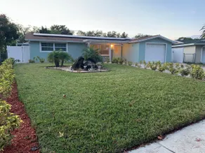 Sunny Days Heated/ Salt Water Pool Home - Image 4