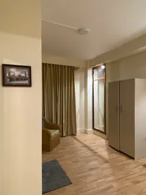 Premium single bedroom suite - Image 4
