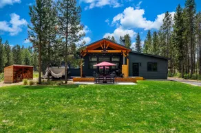 NEW BEND MODERN CHALET 14 MINUTES TO MT. BACHELOR! - Image 2