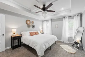 Beautiful and Spacious 3 BR/2BA with KING bed - Image 3