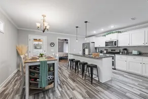 Beautiful and Spacious 3 BR/2BA with KING bed - Image 2