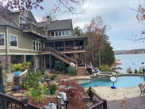 Luxury Lakehouse Retreat on Lake Hartwell - Image 3