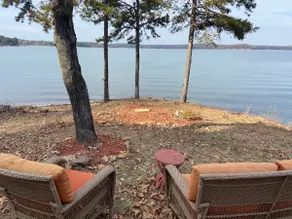 Luxury Lakehouse Retreat on Lake Hartwell - Image 5