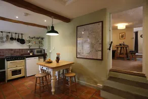 Springfield Cottage - Cosy Medieval Hall House - Image 3