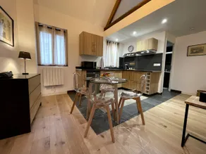 Flat in the historic centre of Vendôme - Image 2