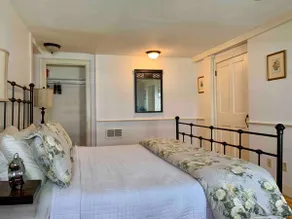 Maple Suite- Private  Ground Floor Apartment in front of Smith College - Image 2