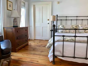 Maple Suite- Private  Ground Floor Apartment in front of Smith College - Image 4