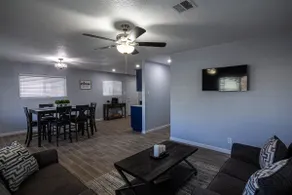 Cheerful 3 Bedroom home with parking on premises. - Image 5