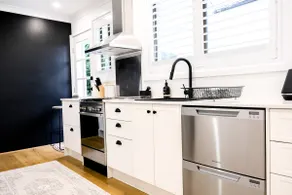 Henderson House - Image 3
