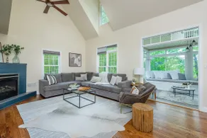 Beautiful Asheville House in the Trees - Image 5