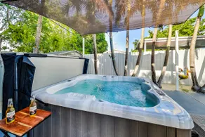 Luxurious Tropical Private Oasis by Mia Airport - Image 5