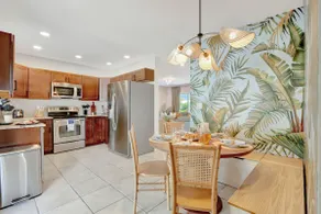 Luxe HTD Pool Oasis~10 min to BEACH~Movie Theatre - Image 5